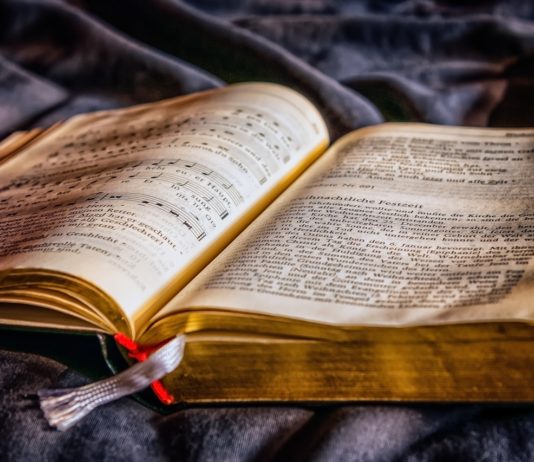 Jakie są przykłady pokojowego współistnienia różnych religii?