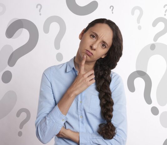 Dlaczego religie często sprzeciwiają się postępowi naukowemu?