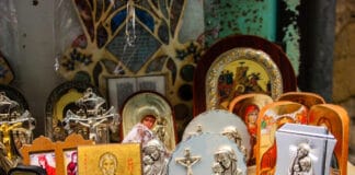 Sklep internetowy z dewocjonaliami – jak połączyć tradycję z nowoczesnością?